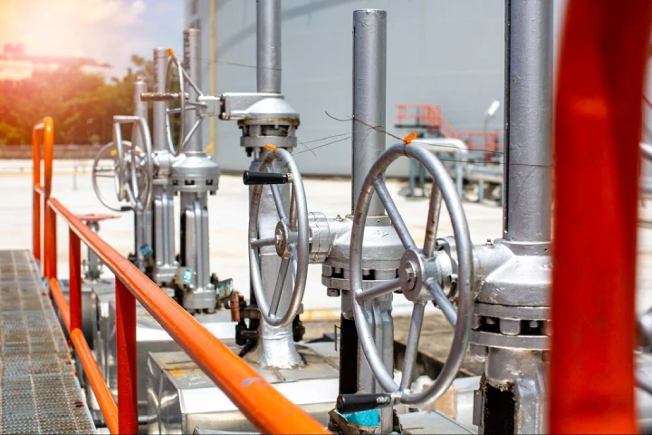 Essential Oil and Gas Equipment: A Quick Overview for UAE Operations